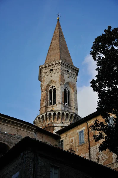 Βράδυ Φως Και Καμπαναριό San Pietro — Φωτογραφία Αρχείου