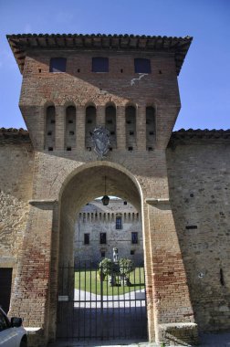 Umbria 'da Civitella Ranieri' de duvarda kemer deliği 