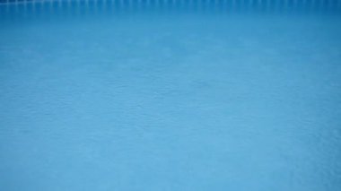 Yağmur ve havuzu video