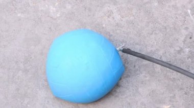 Video Inflating spor top