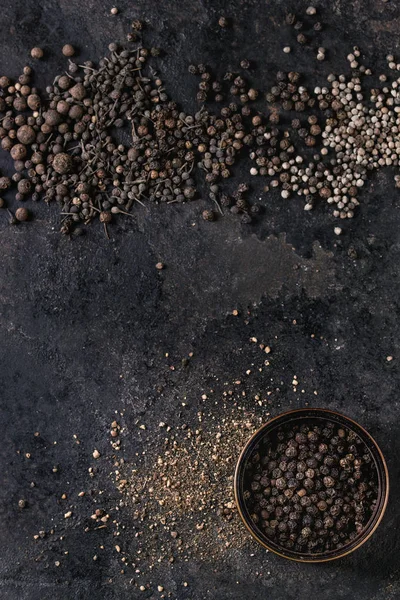 Rozmanitost Různých Černých Papriček Koření Mletá Paprika Mniši Papriky Pepře — Stock fotografie