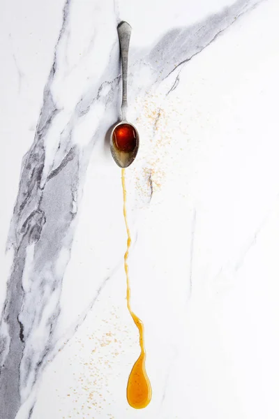 Caramel Sucre Brun Transparent Liquide Fait Maison Coulant Dans Une — Photo