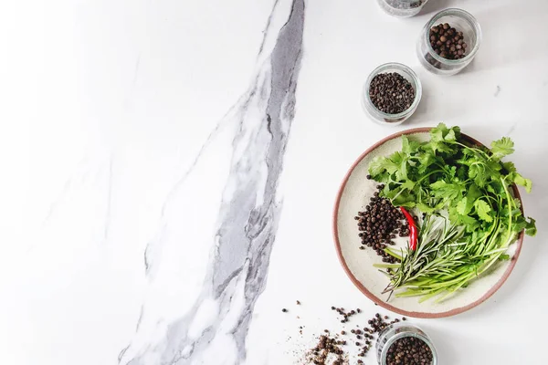 Verscheidenheid Aan Verschillende Zwarte Pepers Piment Spaanse Peper Lange Peper — Stockfoto