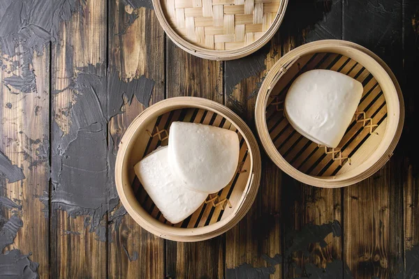 Tom Gua Bao Ångade Bullar Öppnade Bambu Ångbåt Över Mörk — Stockfoto