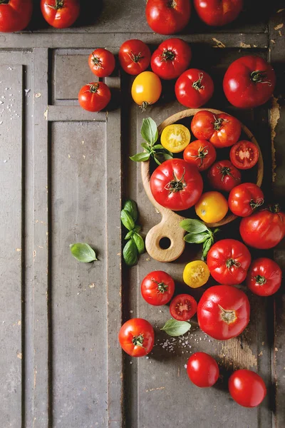 Mängd Mogen Färsk Ekologisk Trädgårdsskötsel Tomater Olika Typer Och Färger — Stockfoto