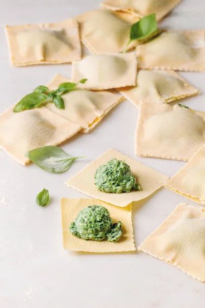 Homemade Raw Uncooked Italian Pasta Ravioli Staffed Spinach Ricotta White — Stock Photo, Image