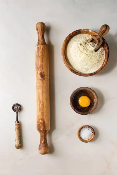 Ингредиенты Домашней Итальянской Пасты Равиоли Приготовления Манной Муки Яичный Желток — стоковое фото