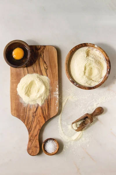 Ingredience Pro Domácí Italské Těstoviny Ravioly Vaření Semolinové Mouky Vaječný — Stock fotografie