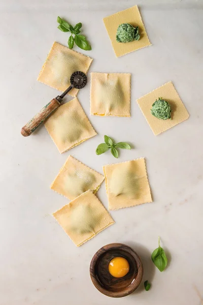 Homemade Raw Uncooked Italian Pasta Ravioli Staffed Spinach Ricotta Egg — Stock Photo, Image