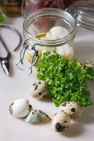 Ingredientes Para Huevos Codorniz Marinados Escabeche Caseros Huevos Caja Plástico — Foto de Stock