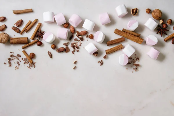 Sıcak Çikolata Için Malzemeler Deli Pembe Büyük Hatmi Kakao Çekirdekleri — Stok fotoğraf