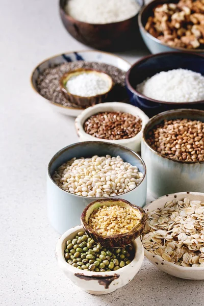 Çeşitli Çiğ Çiğ Tahıllar Superfood Tahıl Chia Tohumu Keten Susam — Stok fotoğraf