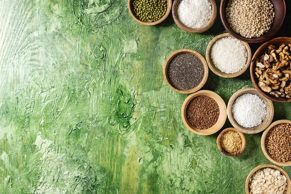 Mängd Okokt Spannmål Superfood Spannmål Chia Linne Sesam Mungböna Valnötter — Stockfoto