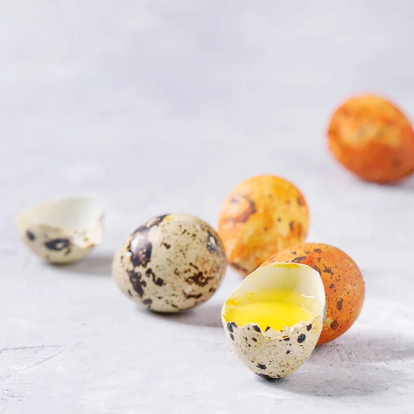 Easter Greeting Card Colored Yellow Orange Quail Eggs Yolk Shell — Stock Photo, Image