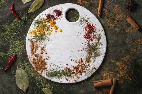 Специи Приправы Разнообразие Трав Red Hot Chili Pepper Bay Leaf — стоковое фото