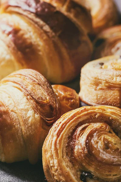 Variety Homemade Puff Pastry Buns Cinnamon Rolls Croissant Close — Stock Photo, Image