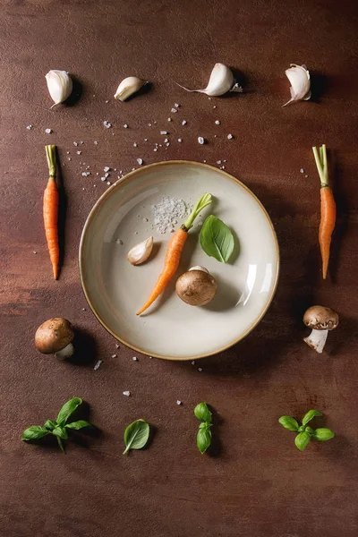 Ervas e cenouras da cozinha — Fotografia de Stock
