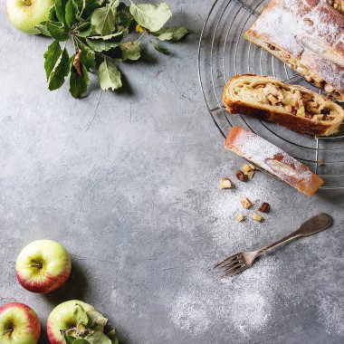 ev yapımı elma strudel