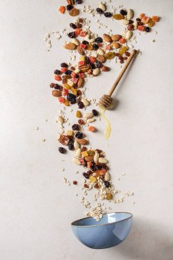 kurutulmuş meyve ve fındık