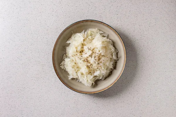 소금에 절인 양배추의 접시 — 스톡 사진