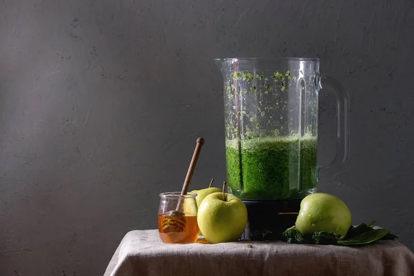 Smoothie aux épinards verts — Photo