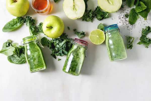 Groene spinazie appel smoothie — Stockfoto