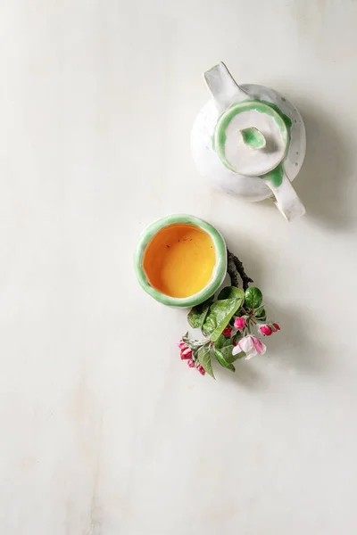 Tea in ceramic teapot — Stock Photo, Image