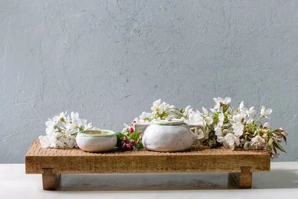 Tea in ceramic teapot — Stock Photo, Image