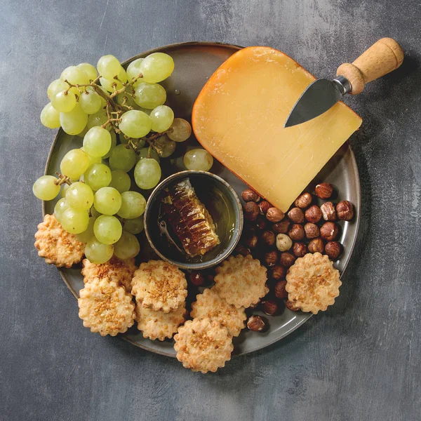 Przystawka do sera i winogron — Zdjęcie stockowe