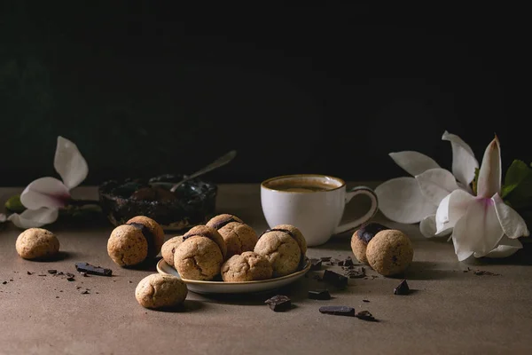 Biskuit Baci di dama hazelnut — Stok Foto