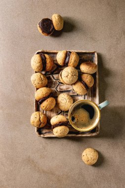 Baci di dama fındıklı bisküvi