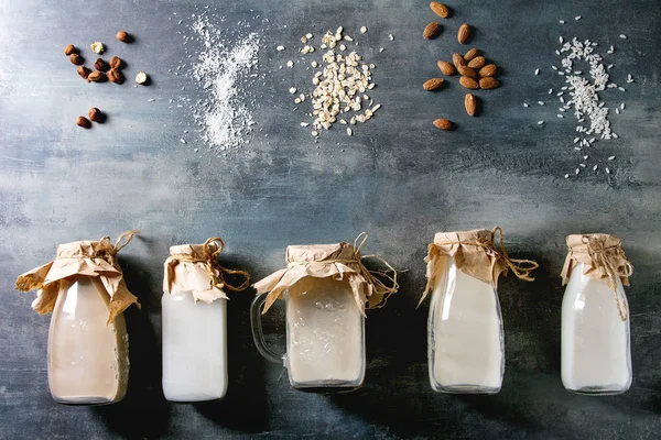 Variety of non-dairy milk — Stock Photo, Image