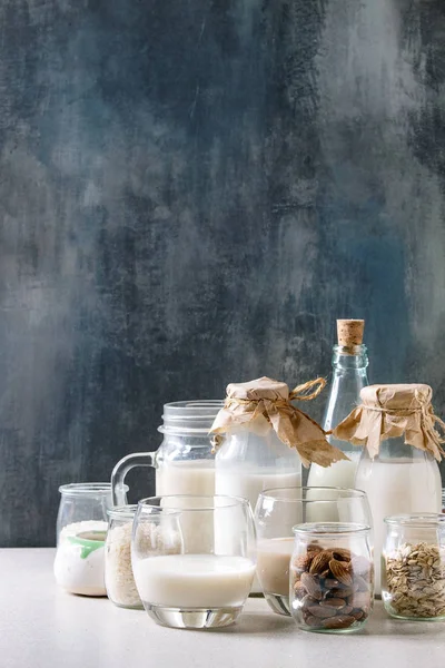 Verscheidenheid aan niet-zuivel melk — Stockfoto