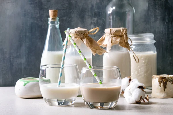 Variety of non-dairy milk — Stock Photo, Image