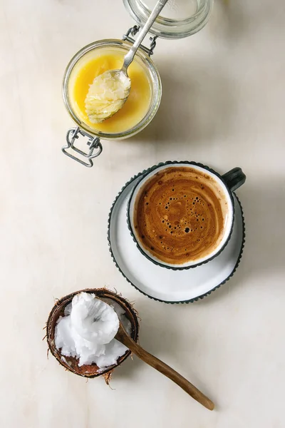 Kugelsicherer Kaffee mit Butter — Stockfoto