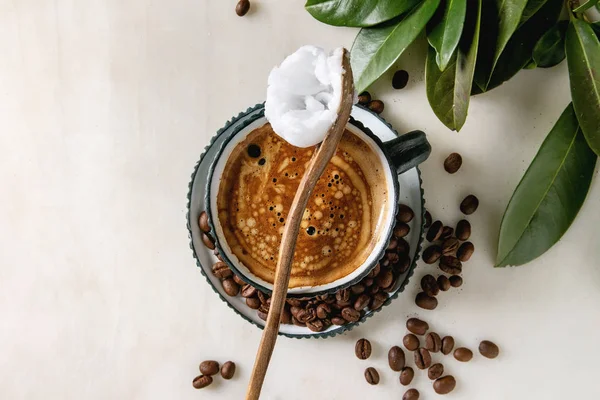 Skottsäkert kaffe med smör — Stockfoto