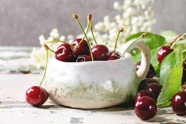 Fresh cherry berries — Stock Photo, Image