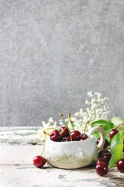 Fresh cherry berries — Stock Photo, Image