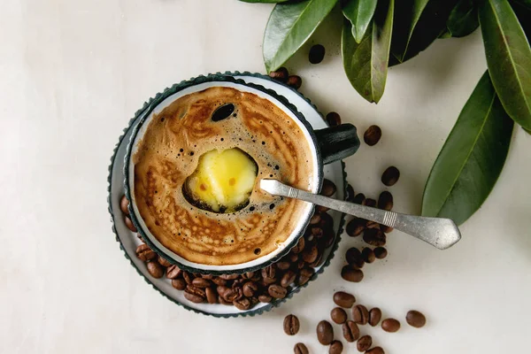 Skuddsikker kaffe med smør – stockfoto