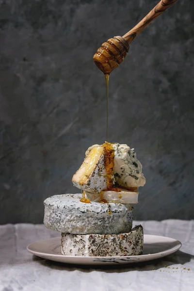フレンチチーズの山 — ストック写真