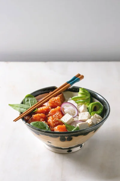 Poke bowl con salmón — Foto de Stock