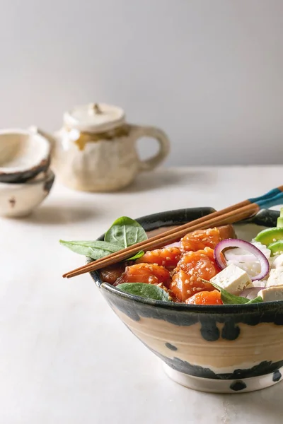 Schüssel mit Lachs — Stockfoto