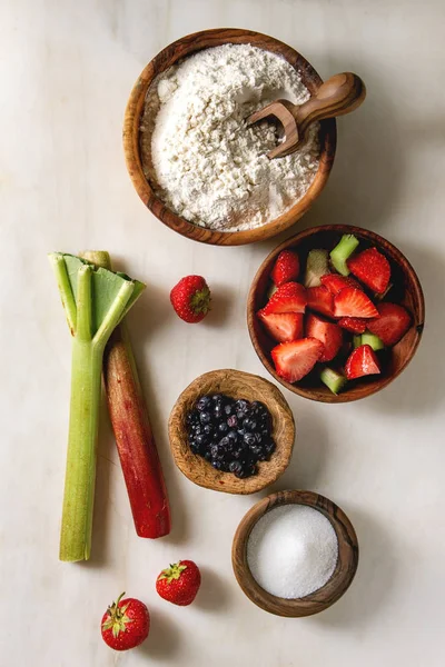 Ingredientes para assar torta de baga — Fotografia de Stock