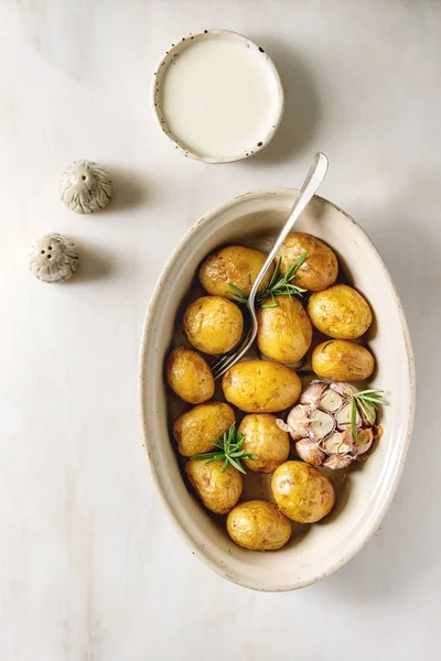 Patatas jóvenes horneadas — Foto de Stock