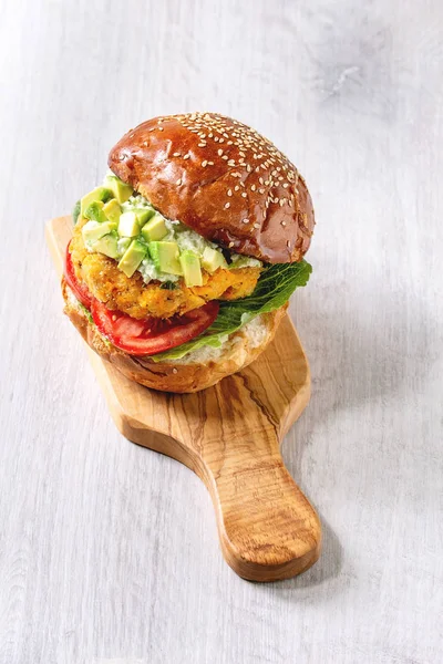 Hamburger vegano con carota — Foto Stock