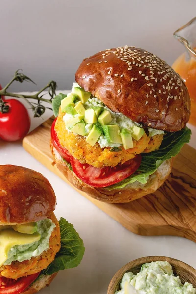 Hambúrguer Vegan com cenoura — Fotografia de Stock