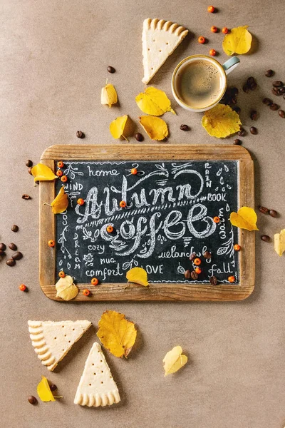 Autumn coffee with yellow leaves — Stock Photo, Image