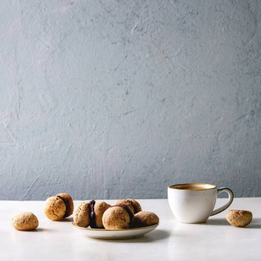 Baci di dama fındıklı bisküvi