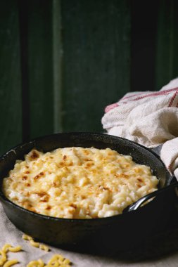 Amerikan çanak mac ve peynir