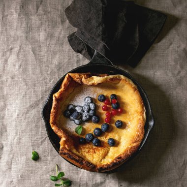 Çilek ile Hollandalı bebek